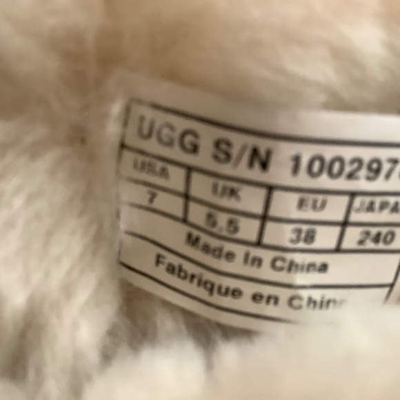 Ugg boots - Picture 6 of 6